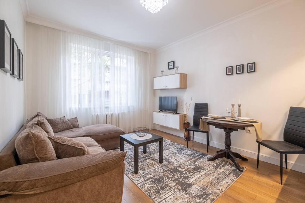 St. Ivan Rilski Flat *